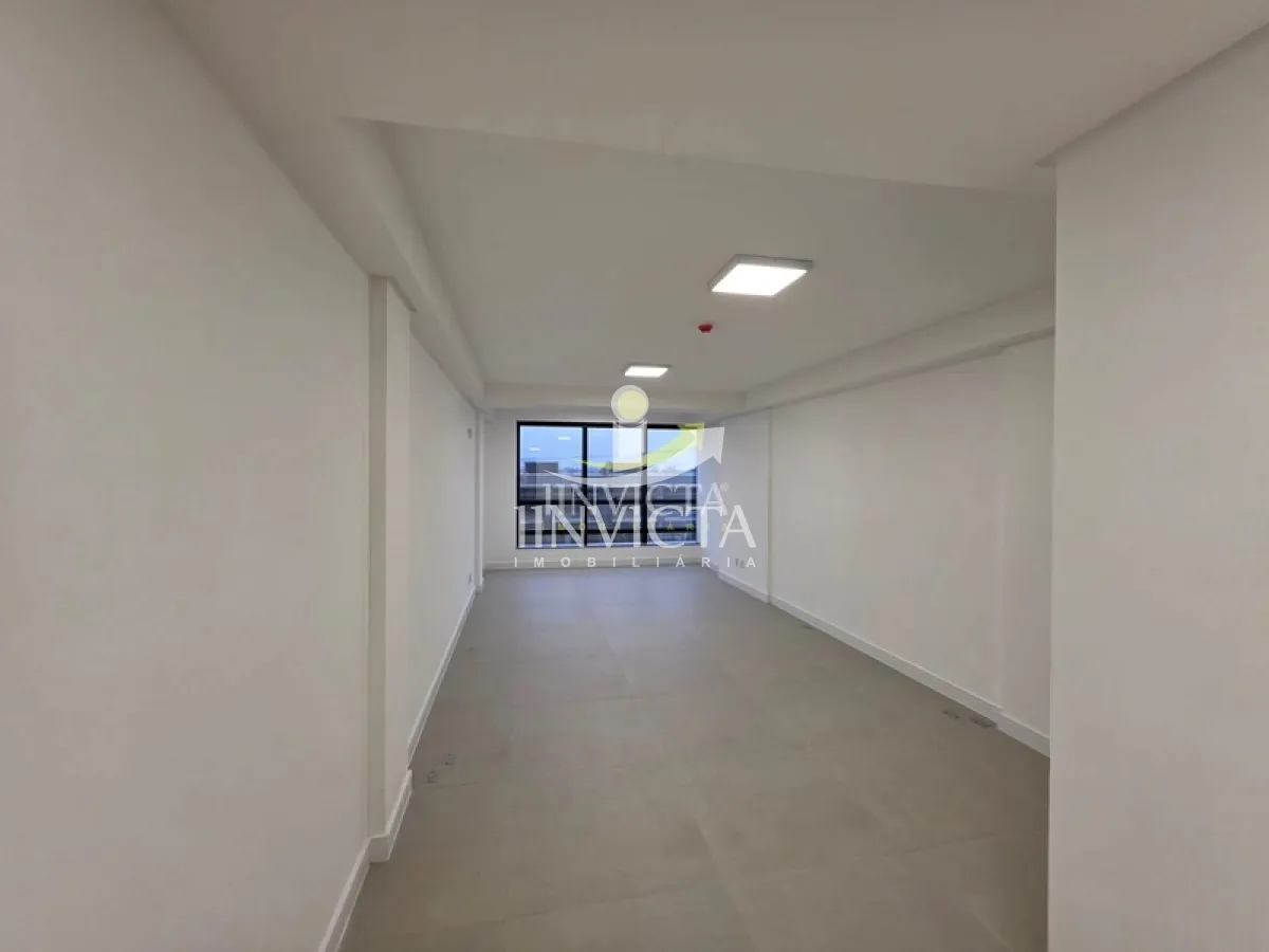 Sala Comercial Disponível para Aluguel Anual no Bairro Zona Nova em Capão da Canoa. — foto 1