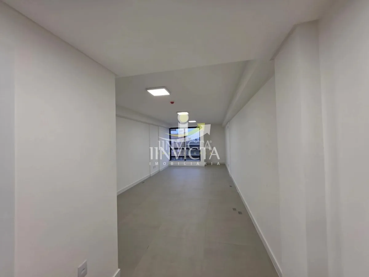 Sala Comercial Disponível para Aluguel Anual no Bairro Zona Nova em Capão da Canoa. — foto 1