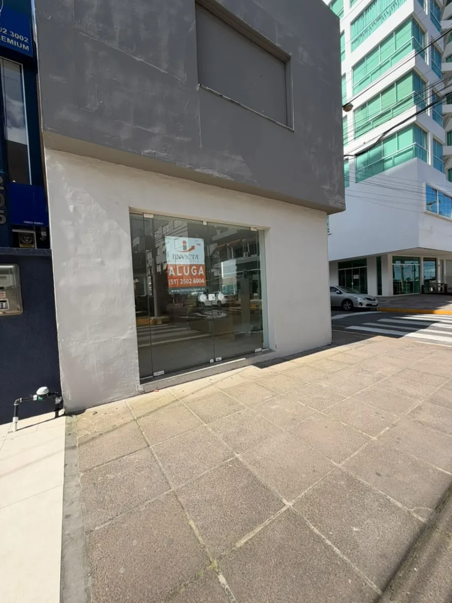 Loja de Esquina Disponível para Aluguel Anual no Centro de Capão da Canoa. — foto 1