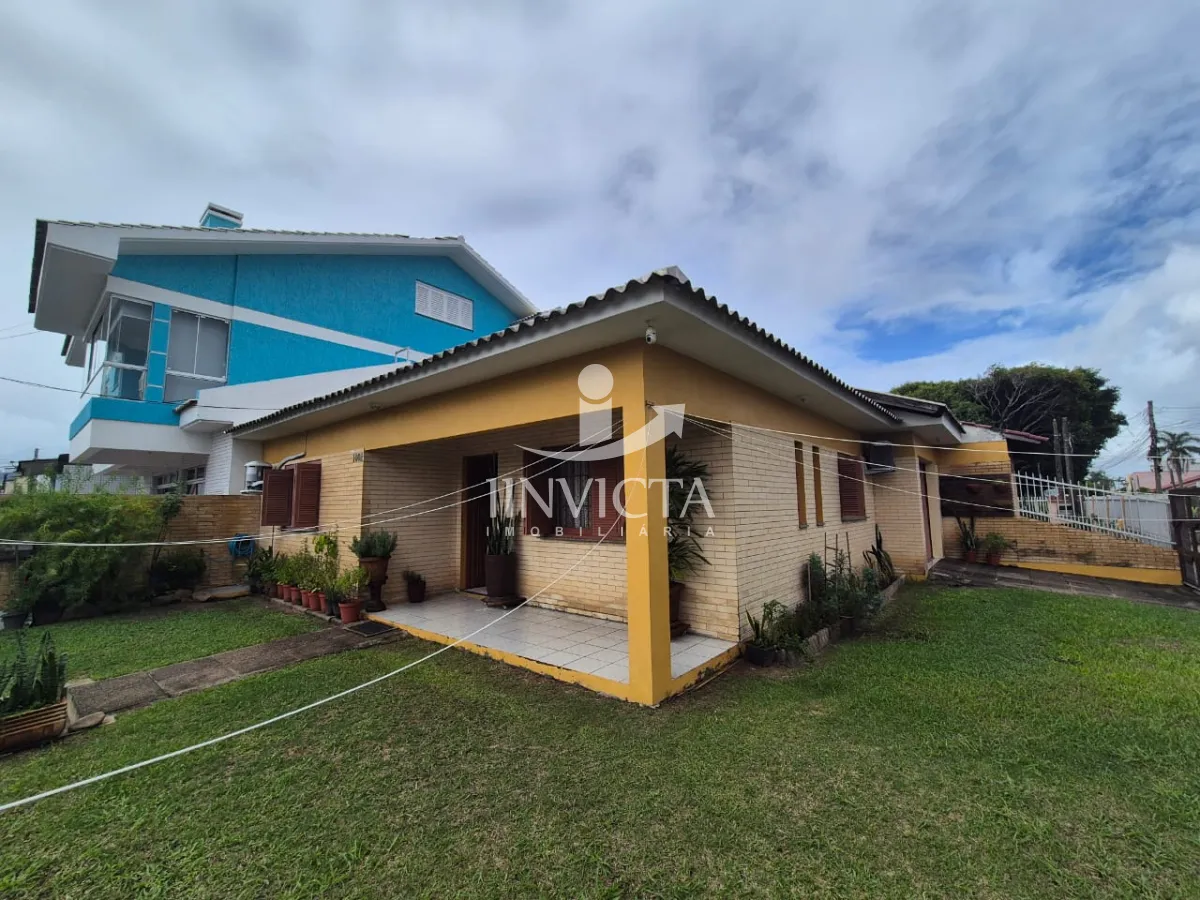 Casa de 2 Dormitórios Bairro Centro / Capão da Canoa — foto 1