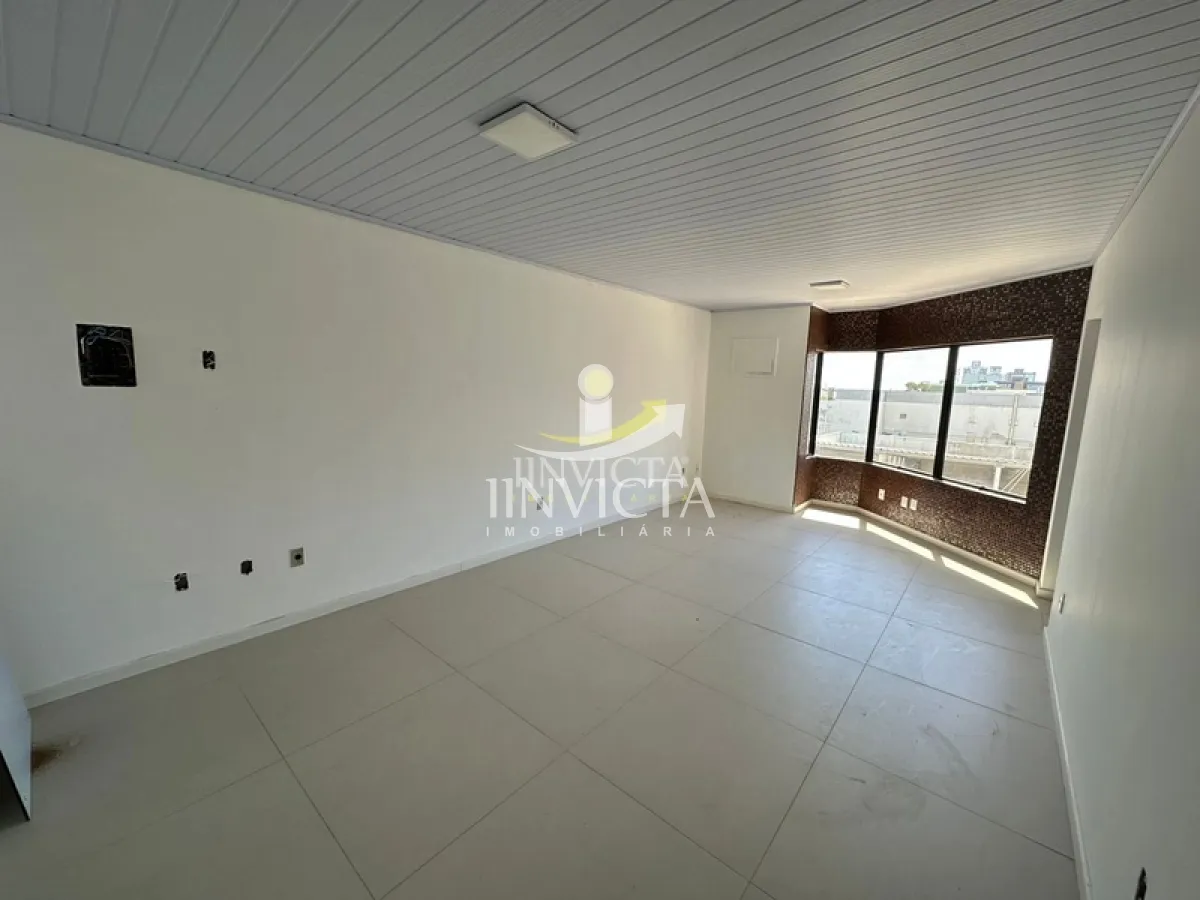 Sala Comercial Disponível para Aluguel Anual no Centro de Capão da Canoa. — foto 1