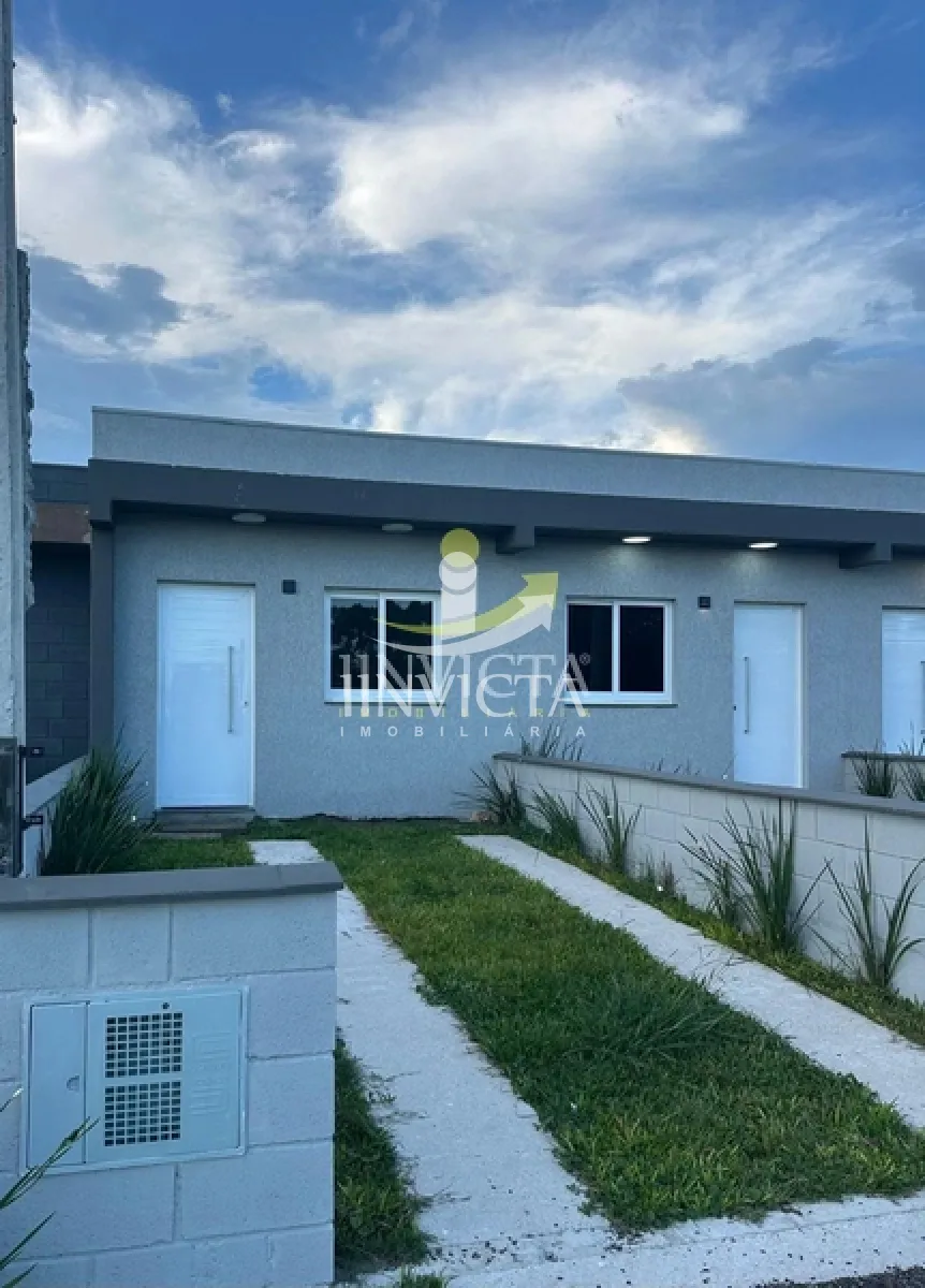 Casa com 02 Dormitórios Disponível para Aluguel Anual no Bairro Guarani em Capão da Canoa. — foto 1