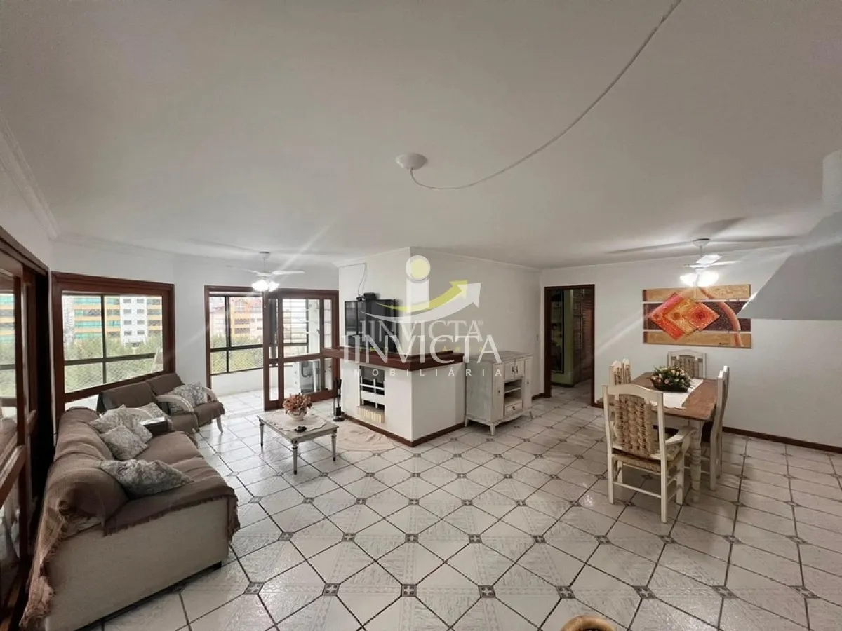 Apartamento 03 Dormitórios Disponível para Aluguel Anual no Bairro Centro em Capão da Canoa.. — foto 1