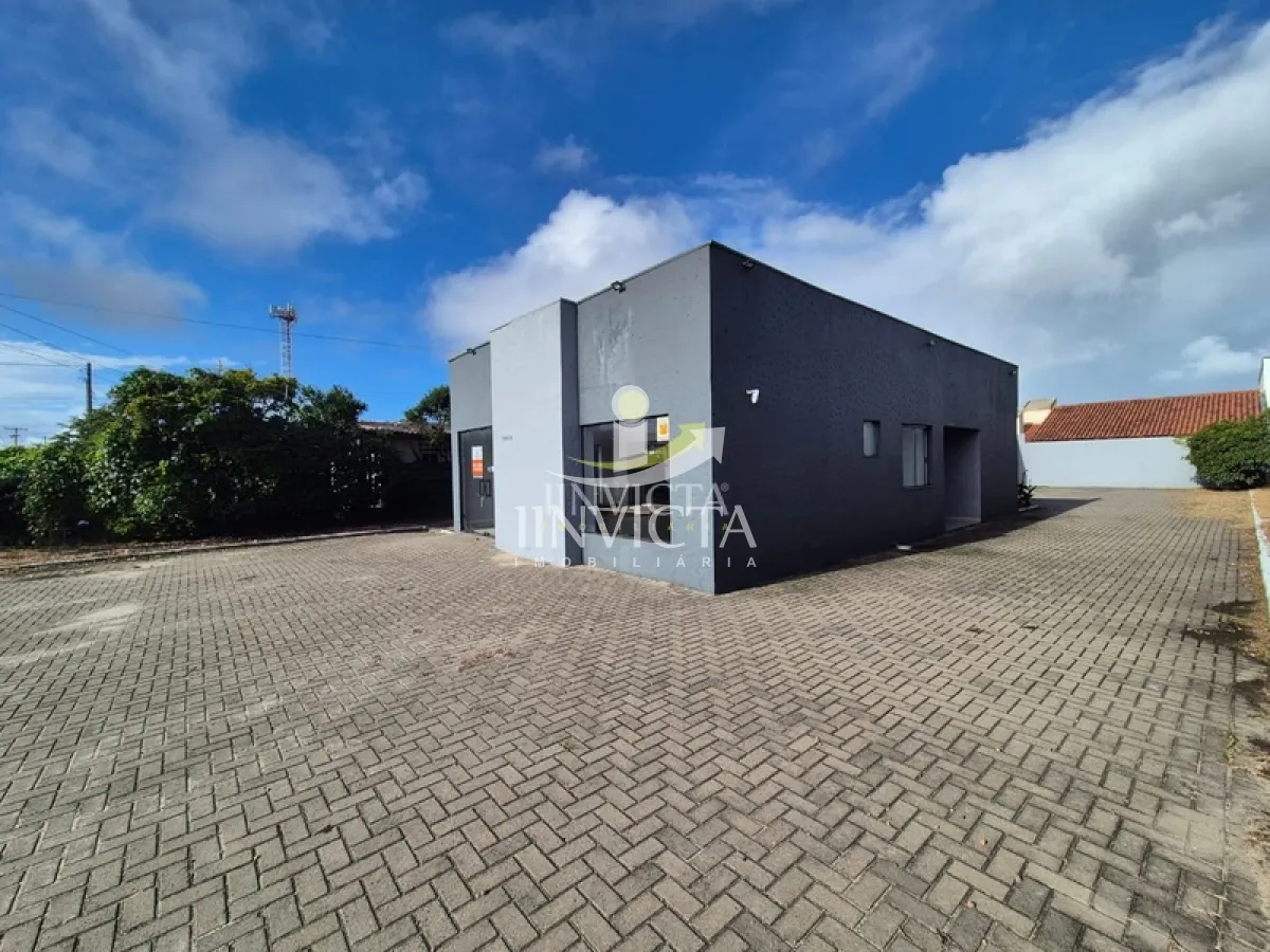 Casa Comercial Disponível para Aluguel Anual na Avenida Paraguassú em Atlântida. — foto 1