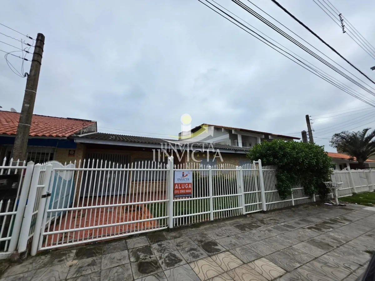 Casa Comercial Disponível para Aluguel Anual no Centro de Capão da Canoa. — foto 1