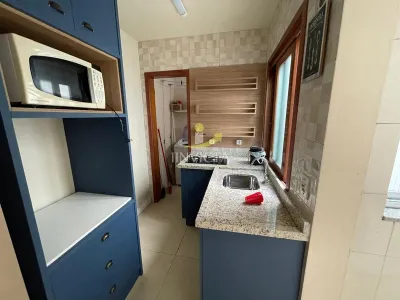 Apartamento de 02 Dormitórios Disponível para Aluguel Anual no Centro. — foto 2