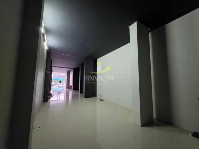Loja Disponível para Aluguel Anual na Avenida Paraguassu em Capão da Canoa. — foto 2