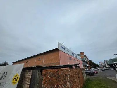 Loja Disponível para Aluguel Anual na  Av. Ararigbóia em Capão da Canoa — foto 5