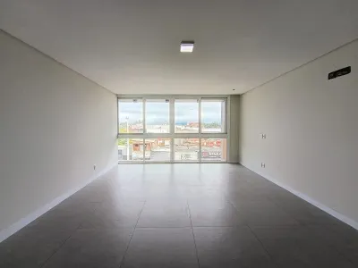 Sala Comercial Disponível para Aluguel Anual no bairro Girassol em Capão da Canoa. — foto 2