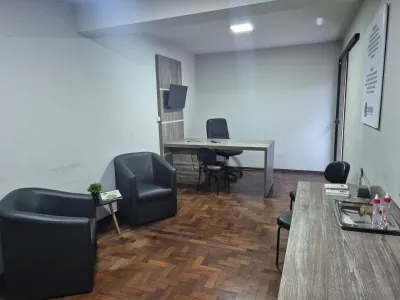 Casa Comercial Disponível para Aluguel Anual no Centro de Capão da Canoa. — foto 2