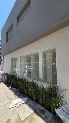 Loja de Esquina Disponível para Aluguel Anual no Centro de Capão da Canoa. — foto 5