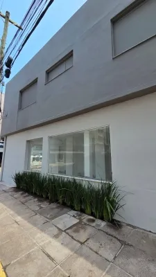 Loja de Esquina Disponível para Aluguel Anual no Centro de Capão da Canoa. — foto 4