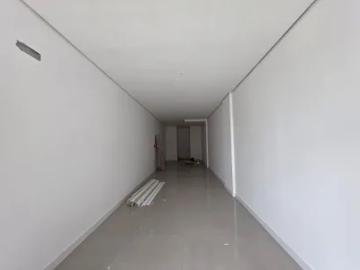 Loja Disponível para Aluguel Anual no Centro de Capão da Canoa. — foto 2