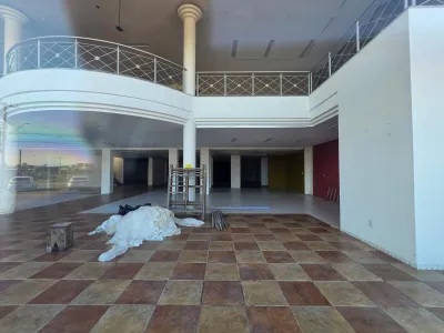 Locação Anual – Ampla Loja Comercial no Centro de Xangri-lá. — foto 3