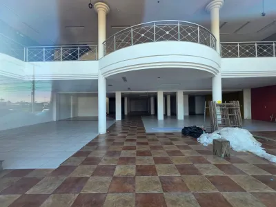 Locação Anual – Ampla Loja Comercial no Centro de Xangri-lá. — foto 4