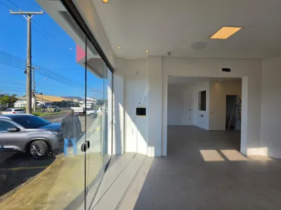 Loja Disponível para Aluguel Anual no Centro de Xangri-lá. — foto 5
