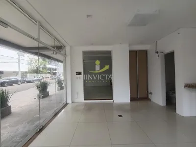 Loja de Esquina Medindo aprox. 50m² Disponível para Aluguel Anual no Bairro Navegantes. — foto 4