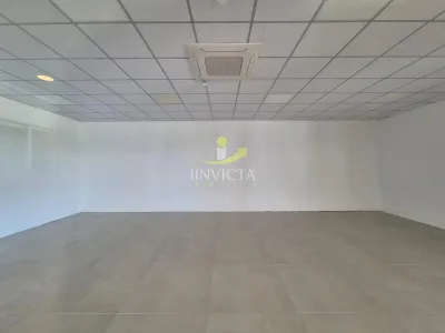 Lojas Térreas Disponíveis Para Aluguel Anual no Hospital Life Plus em Xangri-lá. — foto 3