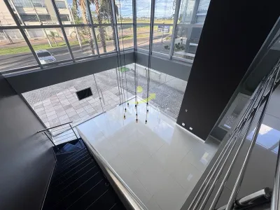 Loja Disponível para Aluguel Anual no Condado Corporade. — foto 3
