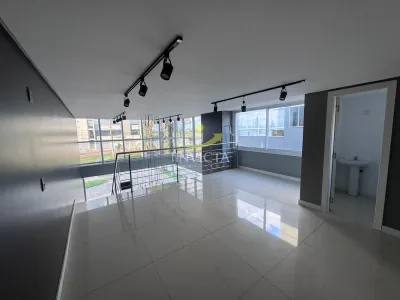 Loja Disponível para Aluguel Anual no Condado Corporade. — foto 2