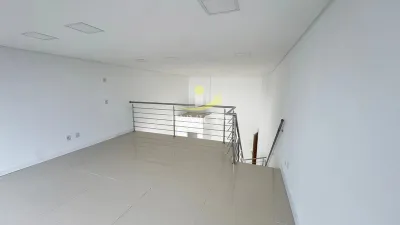 Loja Disponível para Aluguel Anual no Condado Corporade. — foto 4