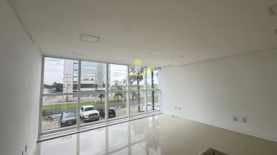 Loja Disponível para Aluguel Anual no Condado Corporade. — foto 2