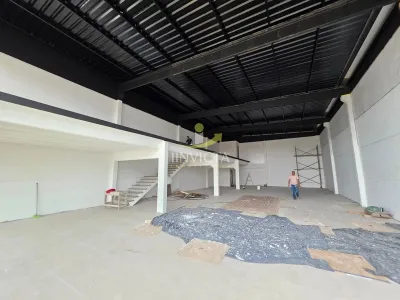 Loja Disponível para Aluguel Anual na Av. Central. — foto 2