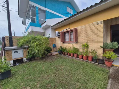 Casa de 2 Dormitórios Bairro Centro / Capão da Canoa — foto 3