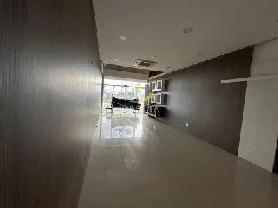 Loja Disponível para Aluguel Anual na Av. Central de Atlântida. — foto 2