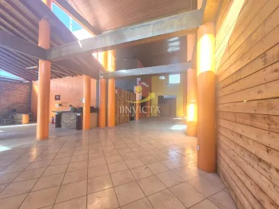 Loja de Esquina medindo 450m² na Avenida Paraguassú disponível para locação anual. — foto 3