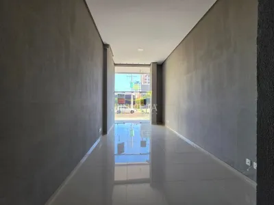 Loja Disponível para Aluguel Anual no Centro de Capão da Canoa. — foto 3