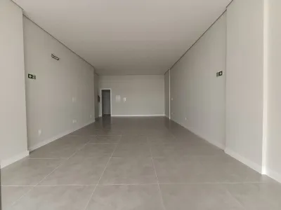 Loja Disponível parra Aluguel Anual no Bairro Navegantes. — foto 3