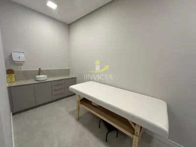 Sala Comercial Disponível para Aluguel Anual no Bairro Girassol em Capão da Canoa. — foto 2