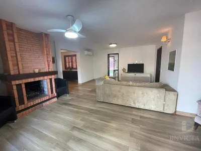Sobrado com 06 Dormitórios Disponível para Aluguem Anual no Bairro Zona Nova. — foto 2