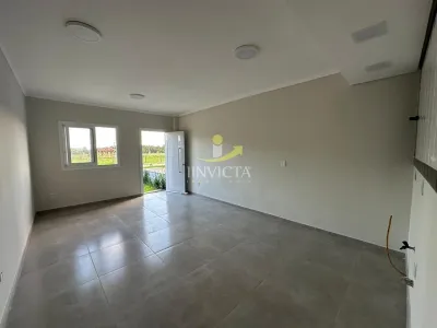 Casa com 02 Dormitórios Disponível para Aluguel Anual no Bairro Guarani em Capão da Canoa. — foto 2
