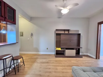 Apartamento 2 Dormitórios, Mobiliado à Venda, No Bairro Centro / Capão da Canoa — foto 4