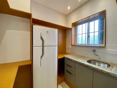 Apartamento 02 Dormitórios Mobiliado a Venda No Centro em Capão da Canoa — foto 4