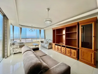 Apartamento com 3 dormitórios em Centro