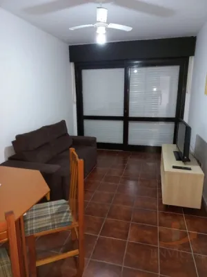 Apartamento 2 Dormitórios Mobiliado para Aluguel Anual no Bairro Centro em Capão da Canoa — foto 4