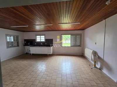 Casa Comercial Disponível para Aluguel Anual no Centro de Capão da Canoa. — foto 4