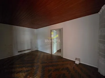Casa Comercial Disponível para Aluguel Anual no Centro de Capão da Canoa. — foto 5
