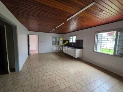 Casa Comercial Disponível para Aluguel Anual no Centro de Capão da Canoa. — foto 3